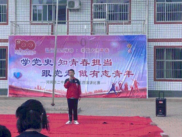 “王大爷要拐杖,孙阿姨需要一台收音机,林阿姨想要法兰绒毯子……”他们的心愿都得到满足了!